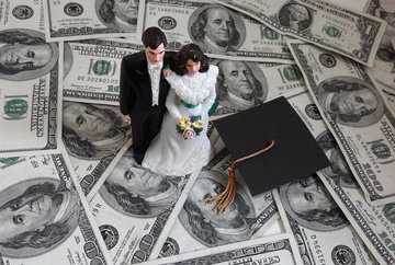 Should You Consolidate Your Student Loans After Marriage?