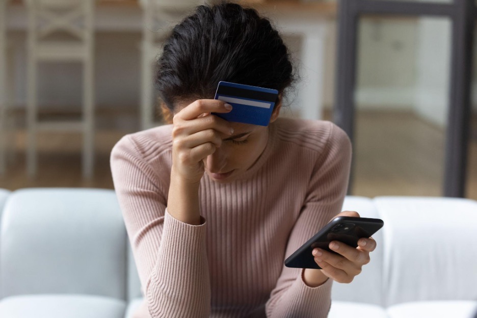 Can Maxing Out My Credit Card Hurt My Credit Score?